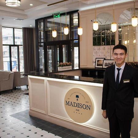 Madison Ave Hotel בישקק מראה חיצוני תמונה