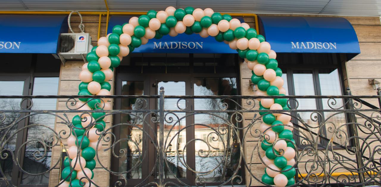 Madison Ave Hotel בישקק מראה חיצוני תמונה
