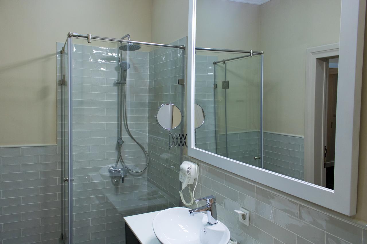 Madison Ave Hotel בישקק מראה חיצוני תמונה