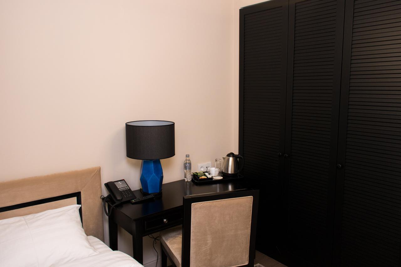 Madison Ave Hotel בישקק מראה חיצוני תמונה