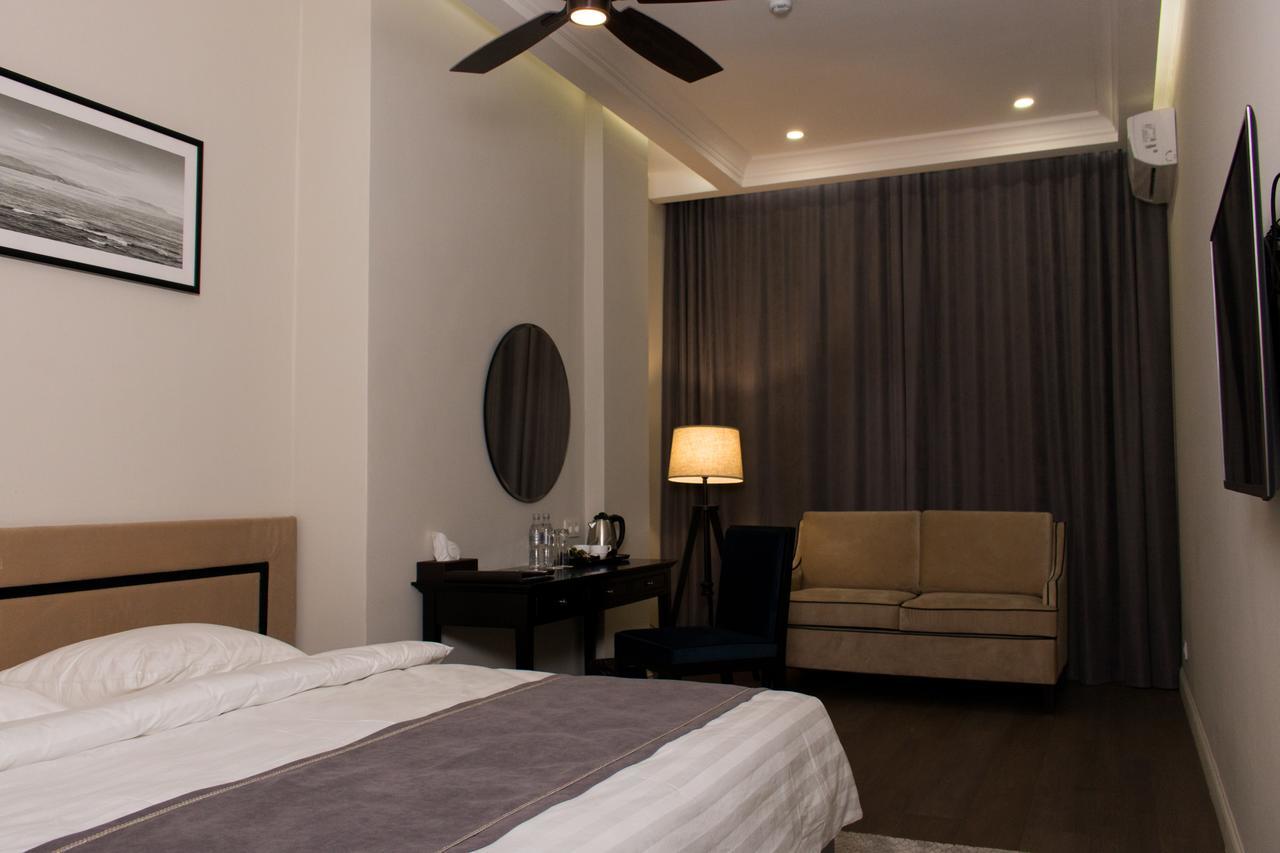 Madison Ave Hotel בישקק מראה חיצוני תמונה