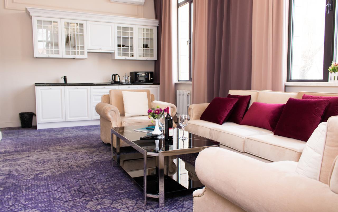 Madison Ave Hotel בישקק מראה חיצוני תמונה